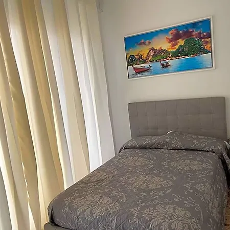 Bed & Breakfast Joys House