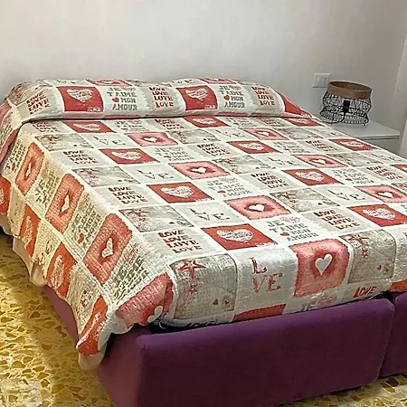 Joys House
