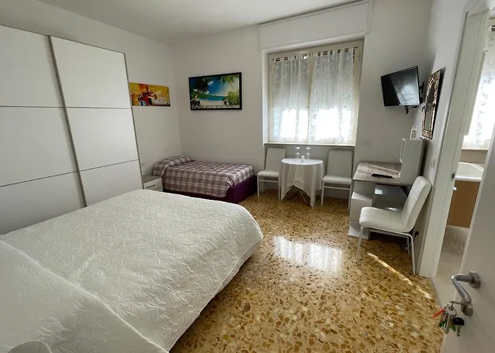 Bed & Breakfast Joys House